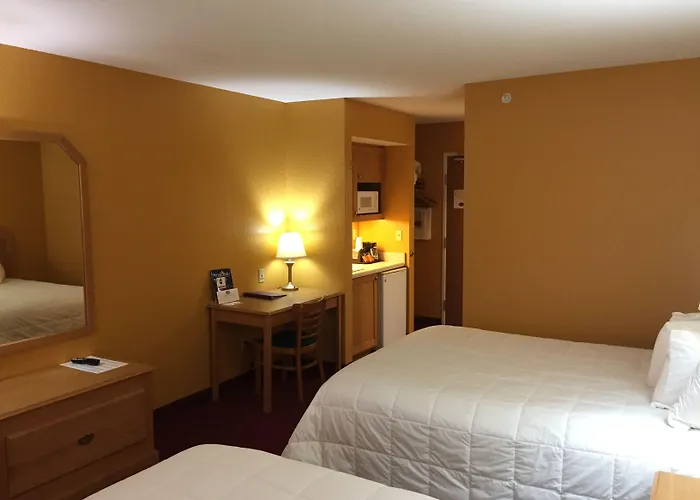 Parkfield Inn - Clinton
