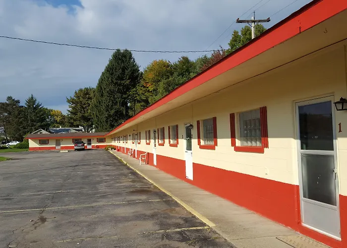 Crown Inn & Suites