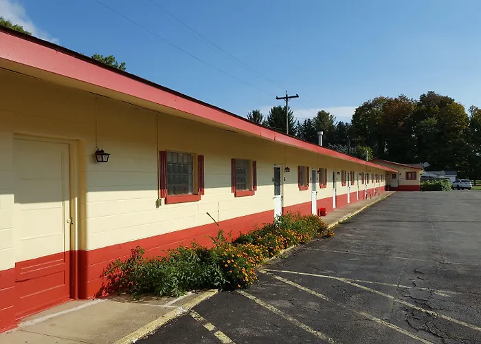 Crown Inn & Suites