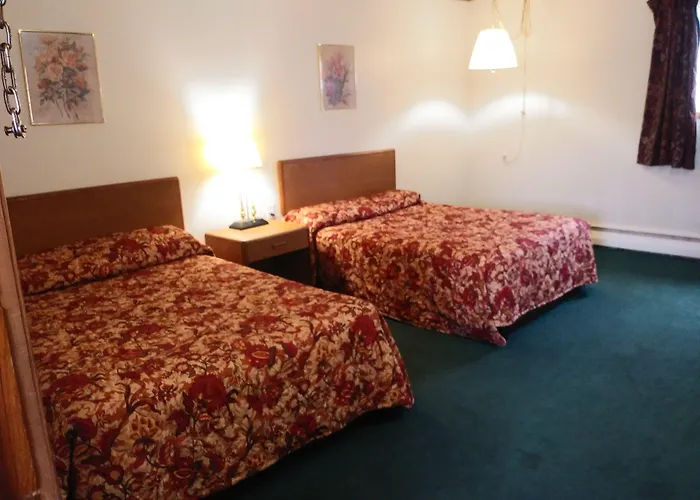 Crown Inn & Suites