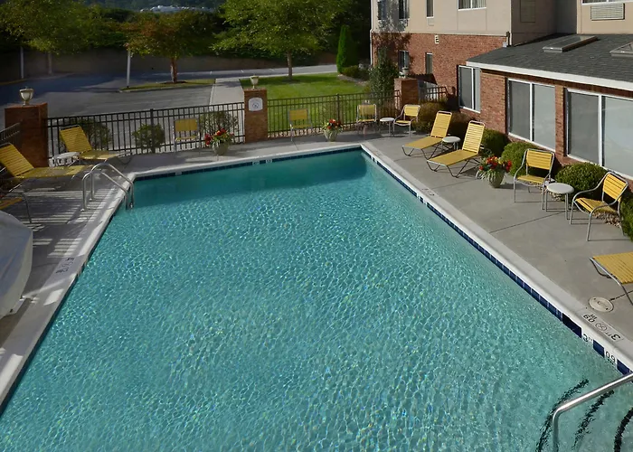 Fairfield By Marriott Inn & Suites Roanoke Hollins I-81