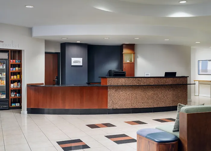Courtyard By Marriott Kingston