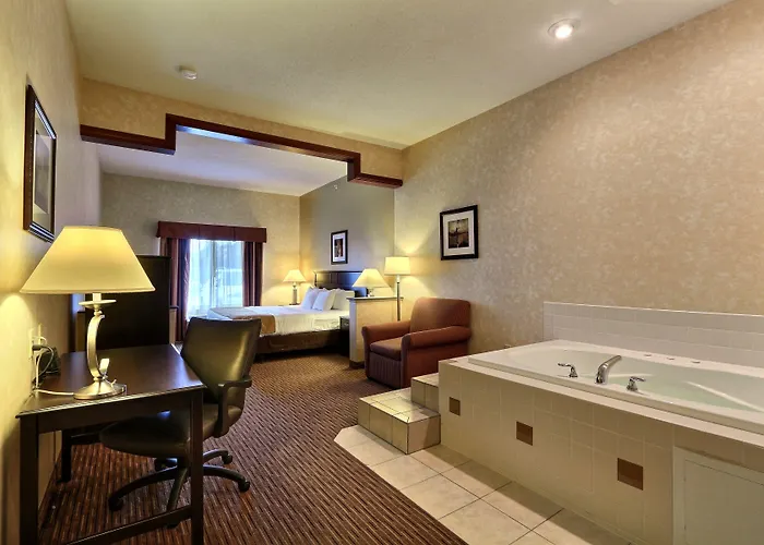 Comfort Suites Grand Rapids North