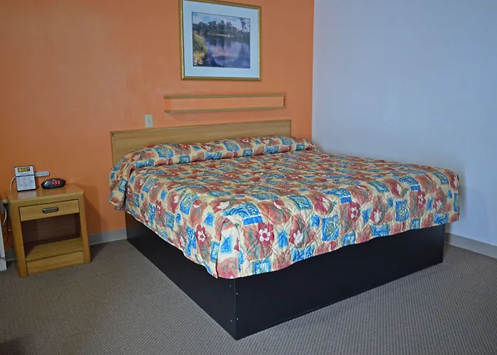 Budget Host Inn - Iron Mountain
