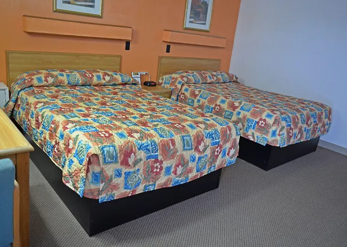 Budget Host Inn - Iron Mountain