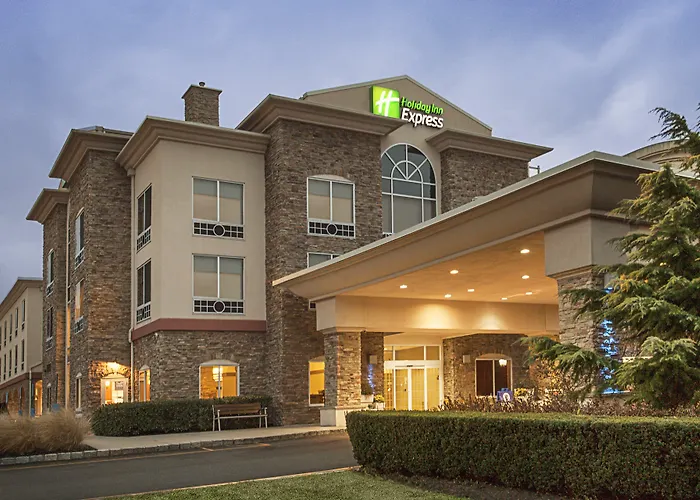 Holiday Inn Express & Suites Riverhead - Long Island By Ihg