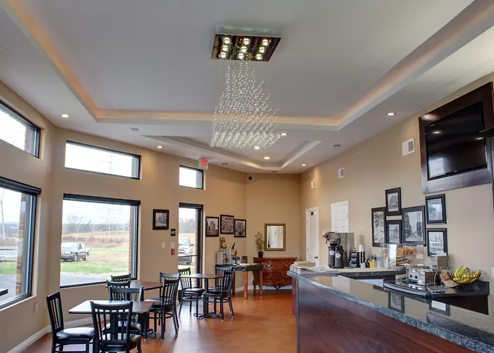 Luxbury Inn & Suites