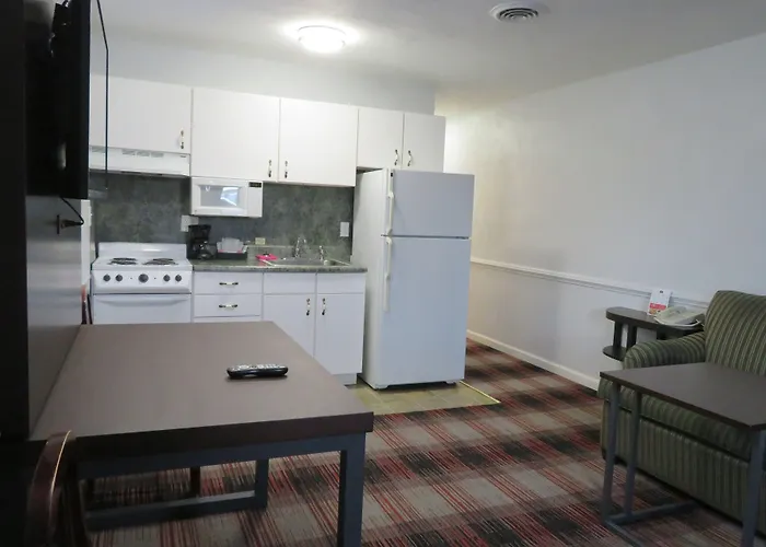 Luxbury Inn & Suites