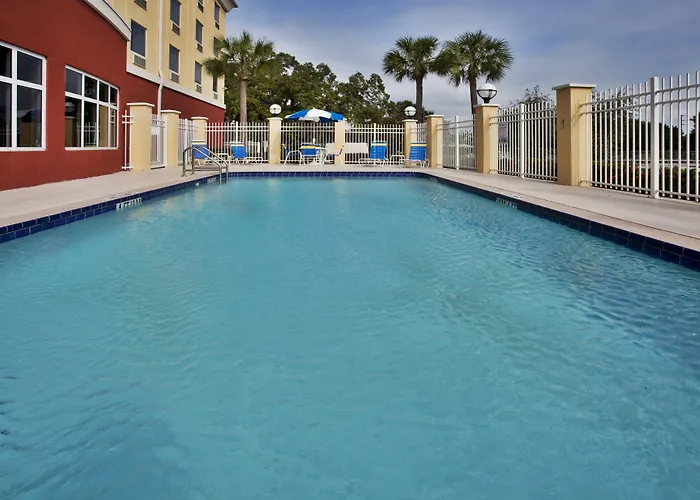 Holiday Inn Express & Suites St. Petersburg North