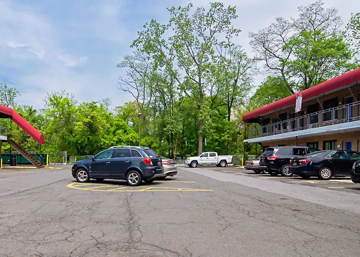 Motel 6-Elmsford, Ny - White Plains