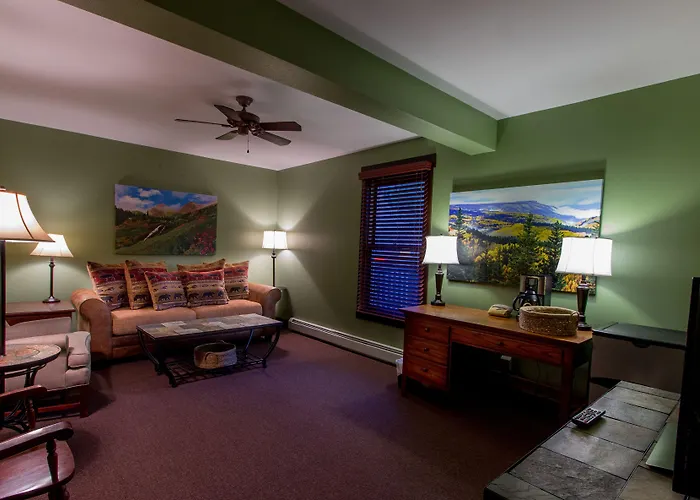 Marys Lake Lodge