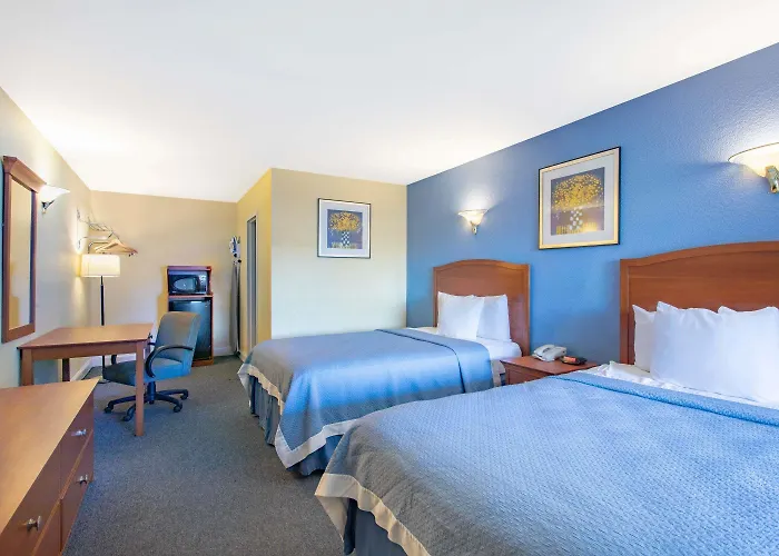 Days Inn By Wyndham Elmsford