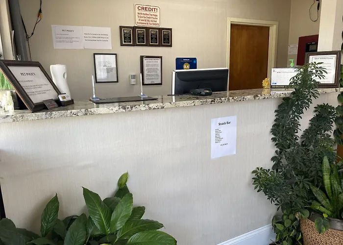 Budget Host Inn - Baxley