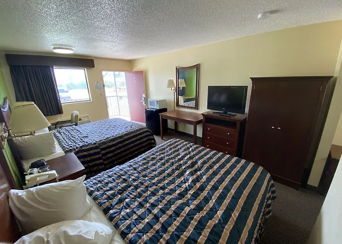 Budget Host Inn - Baxley