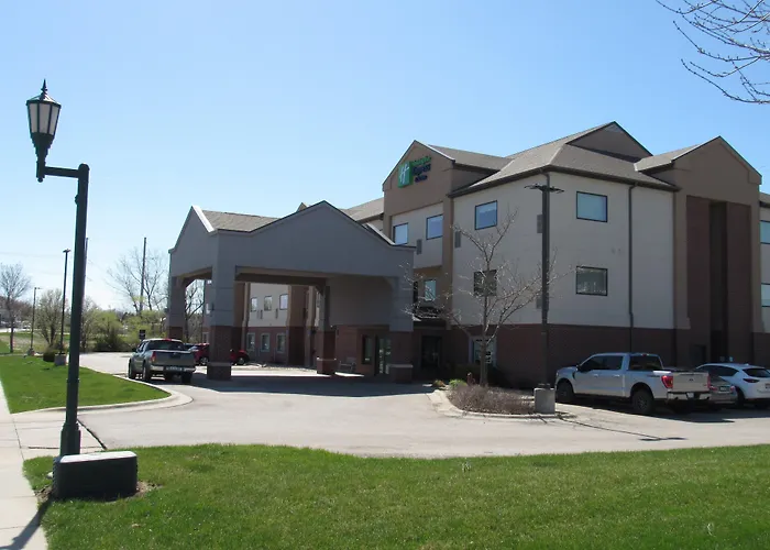Holiday Inn Express & Suites Lincoln South By Ihg