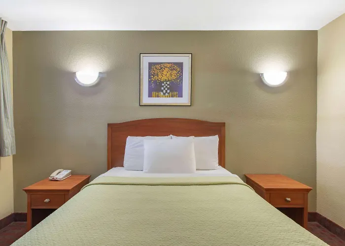 Days Inn By Wyndham Elmsford