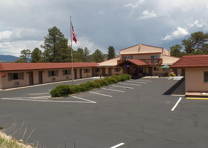 Kinnikinnik Motor Lodge