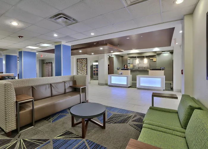 Holiday Inn Express & Suites Portales By Ihg