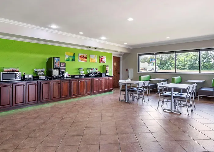 Quality Inn & Suites Demopolis
