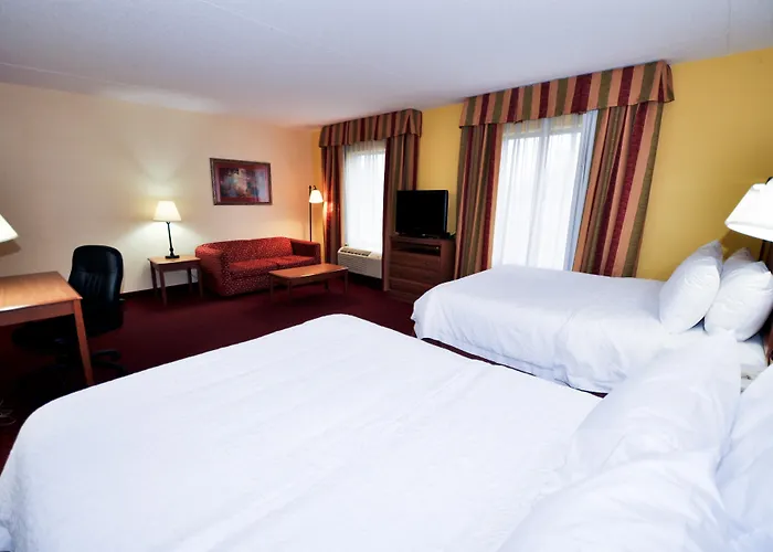 Hampton Inn & Suites Louisville East