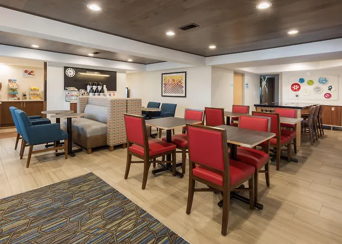 Holiday Inn Express Warrenton By Ihg