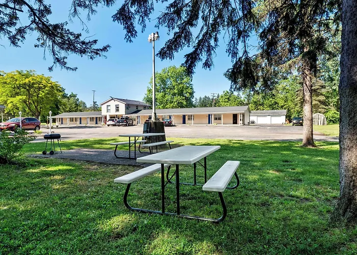 Americas Best Value Inn Jonesville/Hillsdale