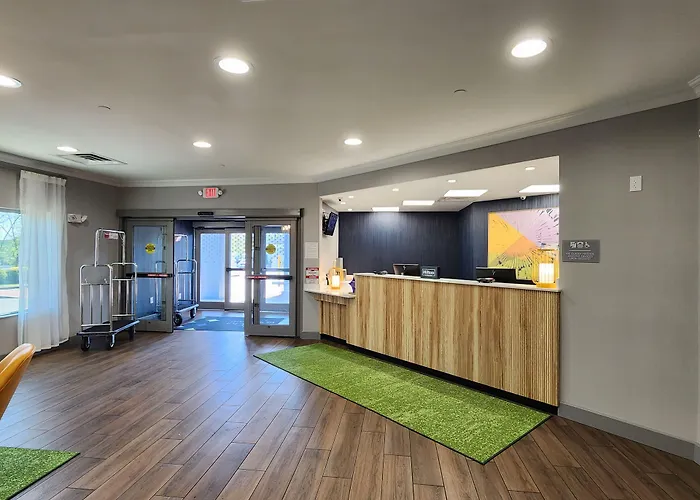 Spark By Hilton Rahway