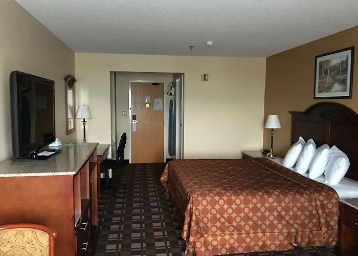 Cabot Inn & Suites