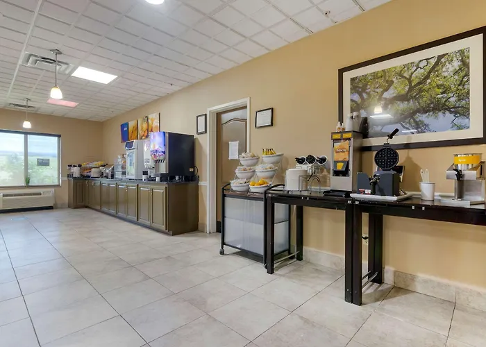 Comfort Suites Savannah North