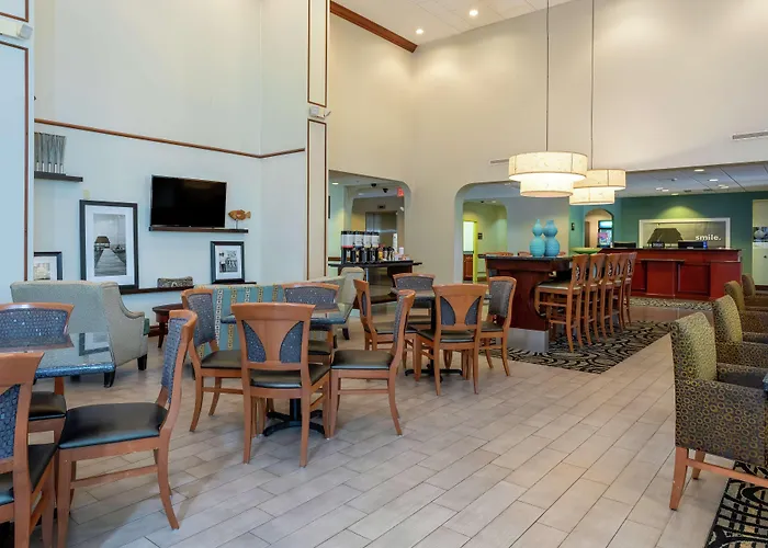 Hampton Inn & Suites - Fort Pierce