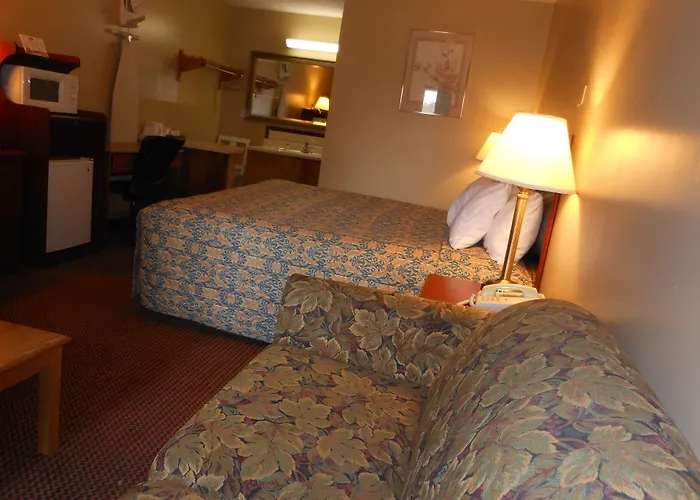 Mcclellan Inn