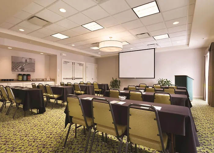 Hilton Garden Inn Akron-Canton Airport