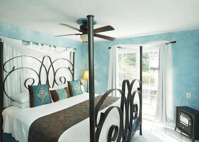 Lakehouse Bed And Breakfast