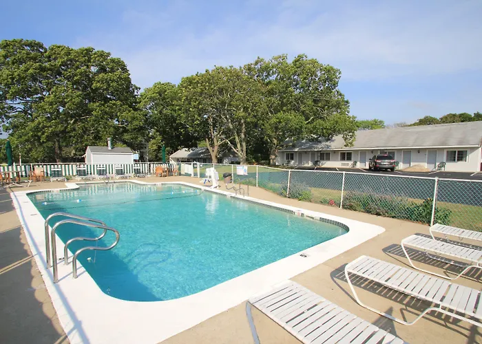 Skaket Beach Motel