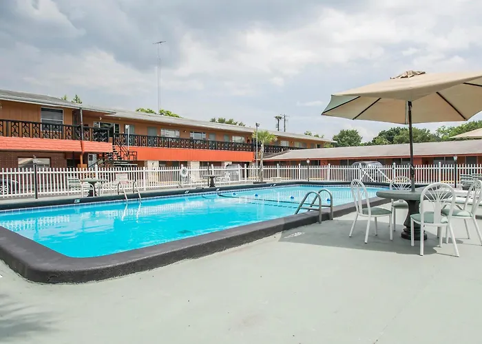 Rodeway Inn & Suites Winter Haven Chain Of Lakes