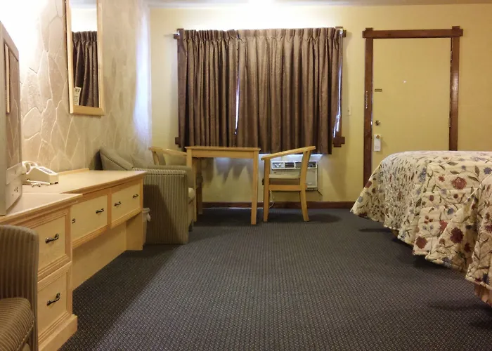 Budget Host Longhorn Motel