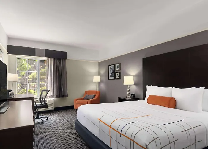 La Quinta By Wyndham Santa Clarita - Valencia
