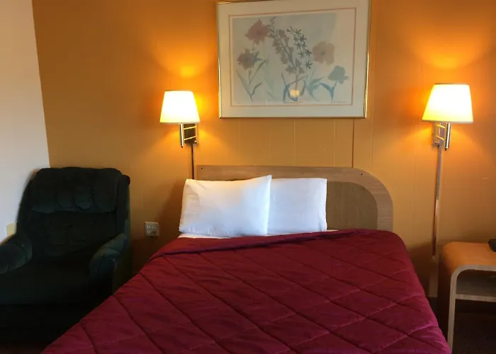 Super 7 Motel