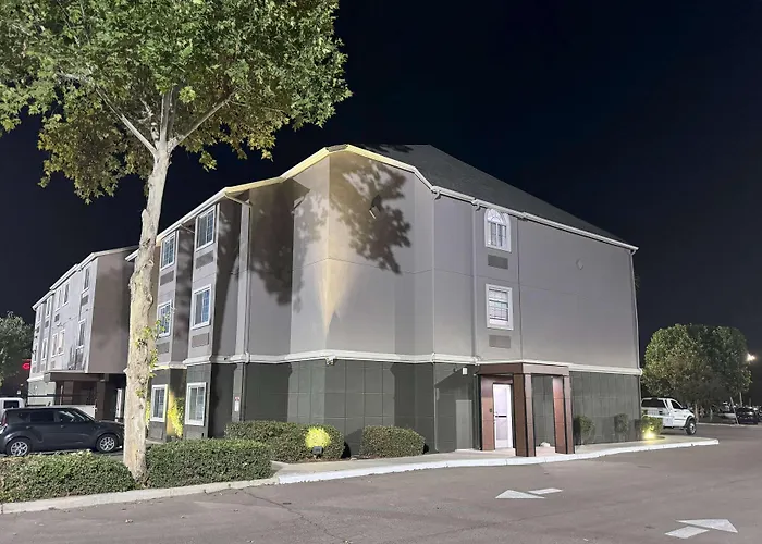 La Quinta By Wyndham Tulare