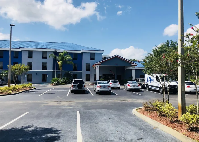 Days Inn & Suites By Wyndham Lakeland