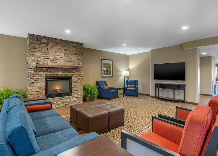 Comfort Suites Cedar Falls Industrial Park