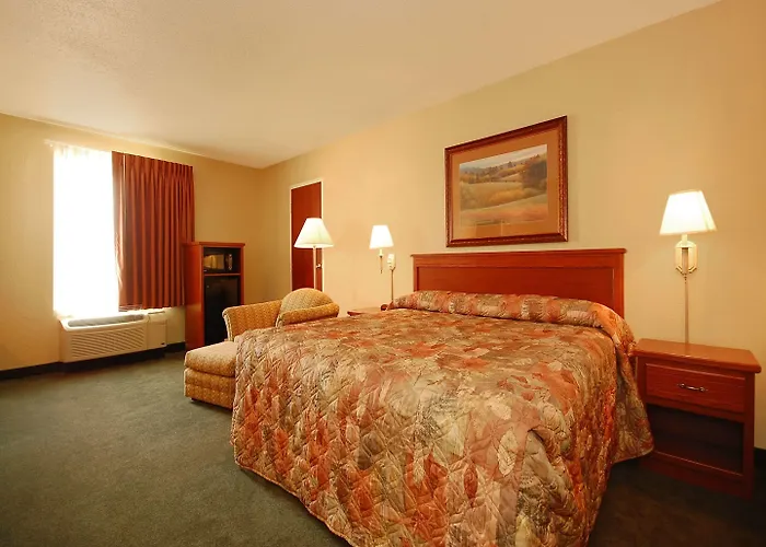 Econo Lodge Inn & Suites Kearney South