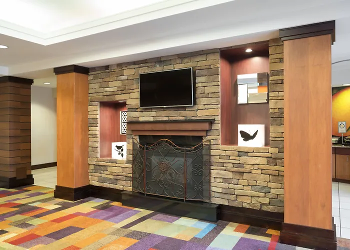 Fairfield Inn & Suites By Marriott State College