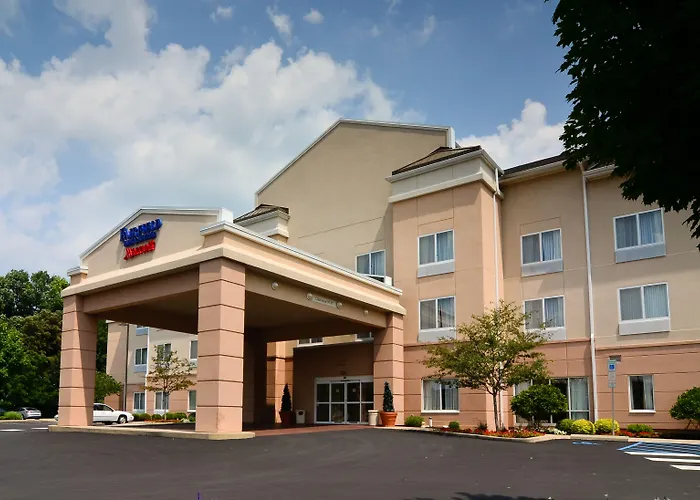 Fairfield Inn & Suites By Marriott State College
