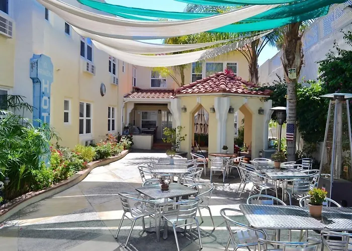 El Primero Hotel