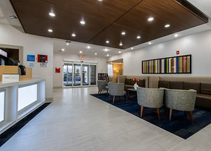 Holiday Inn Express Hotel & Suites Swansea By Ihg
