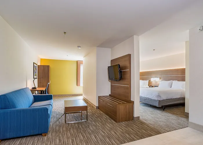 Holiday Inn Express Hotel & Suites Swansea By Ihg