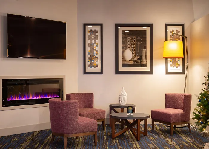Holiday Inn Express & Suites Wausau By Ihg
