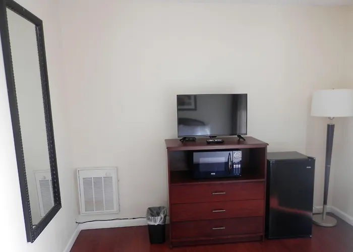 Blue Coast Inn & Suites