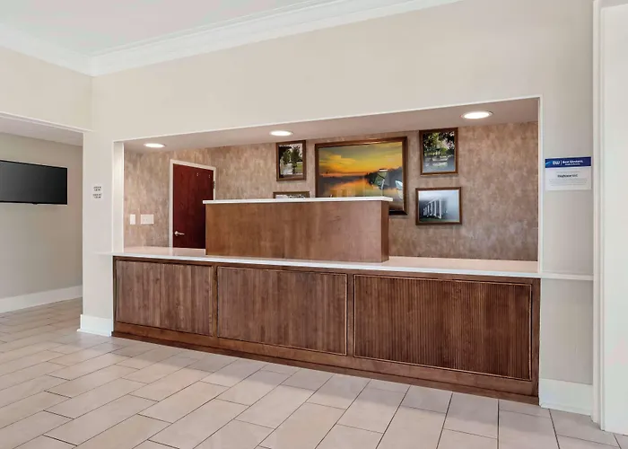 Best Western Plus Two Rivers Hotel & Suites
